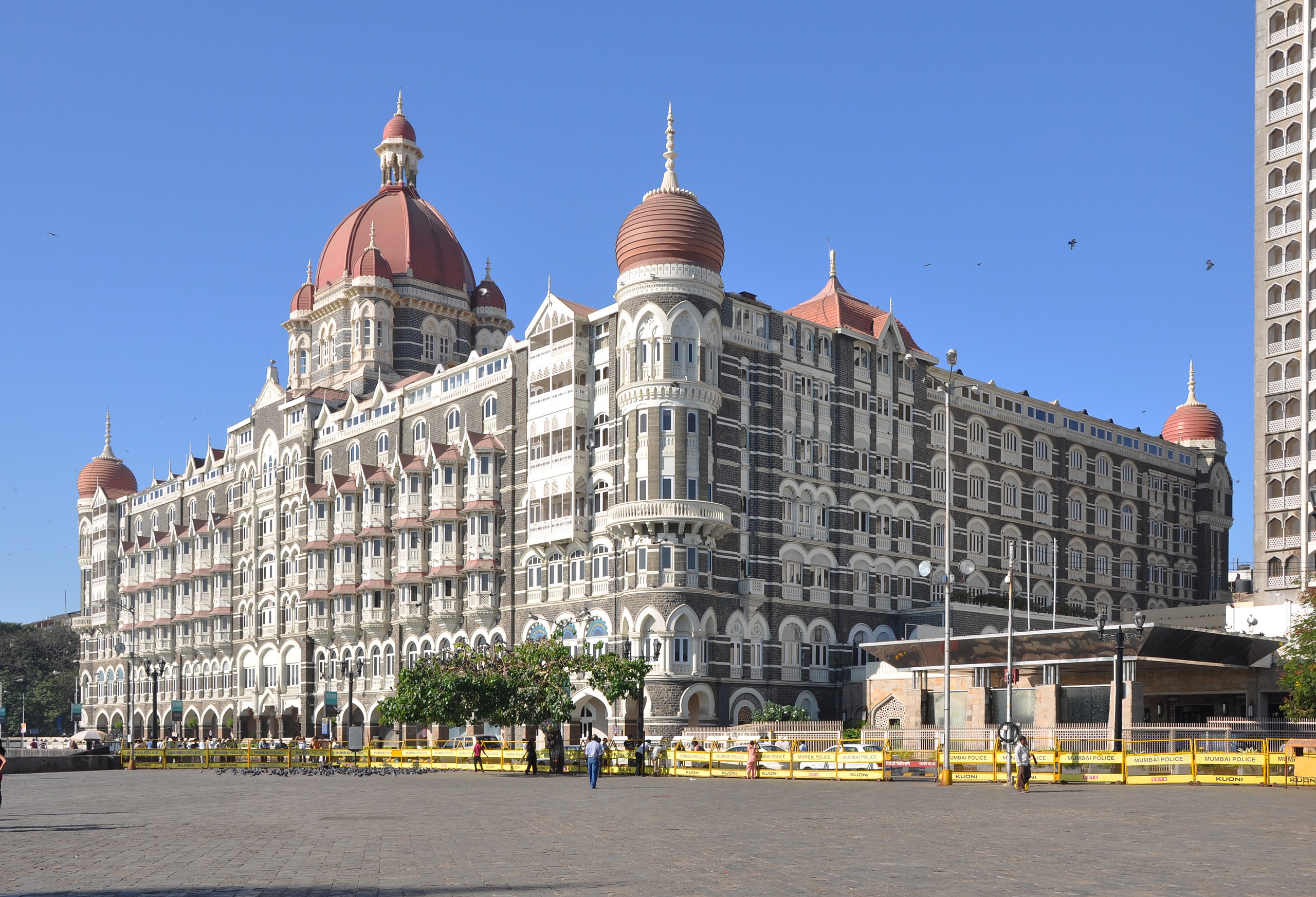 Book Cab in Mumbai for Local Rental – Easy, Affordable & Reliable Travel Service Mumbai